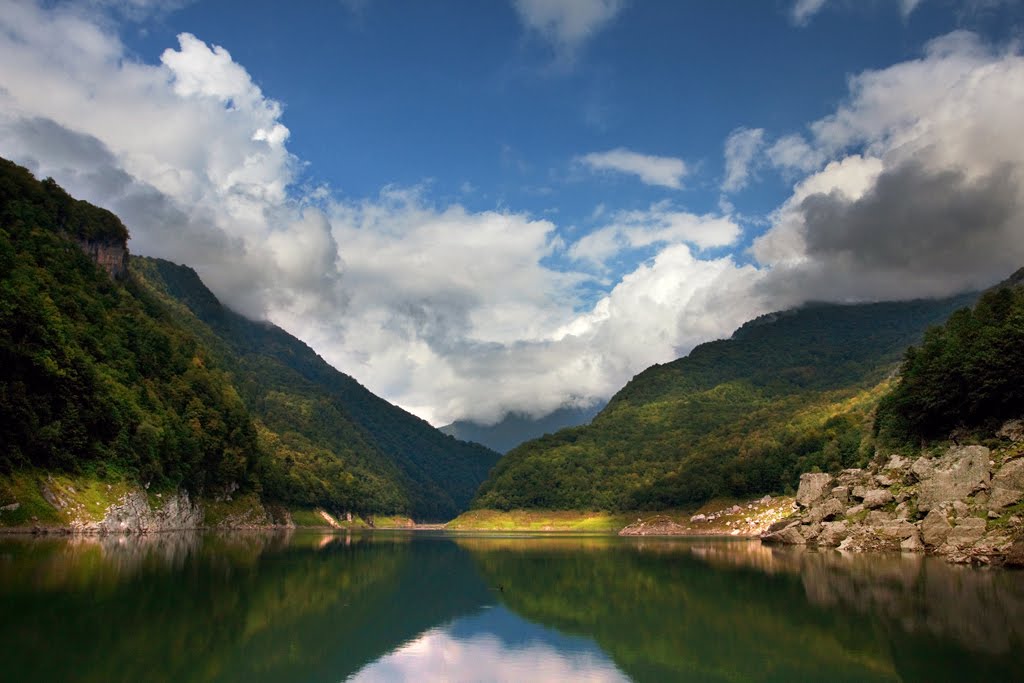 Amtkheli (Azan) lake
